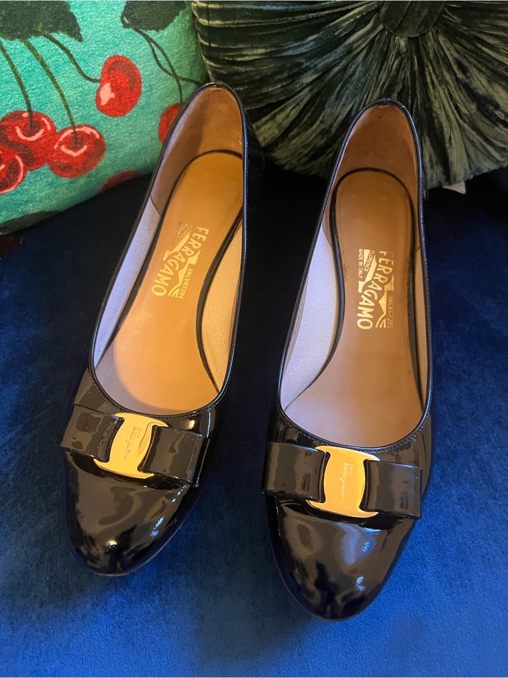 Salvatore Ferragamo Vara Black Patent Leather Pumps – Size 9 B